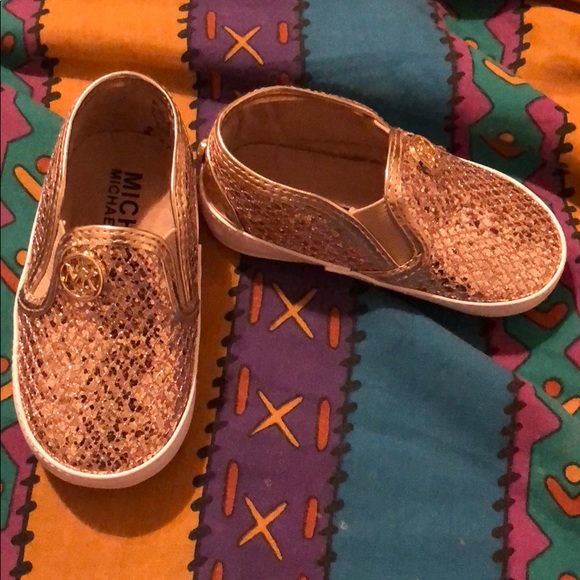 MK BABY SHOES - Picture 2 of 5